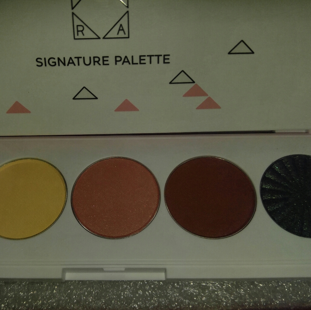 Liora palette